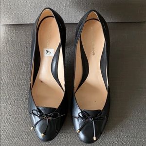 Black Pumps with Bow Detail